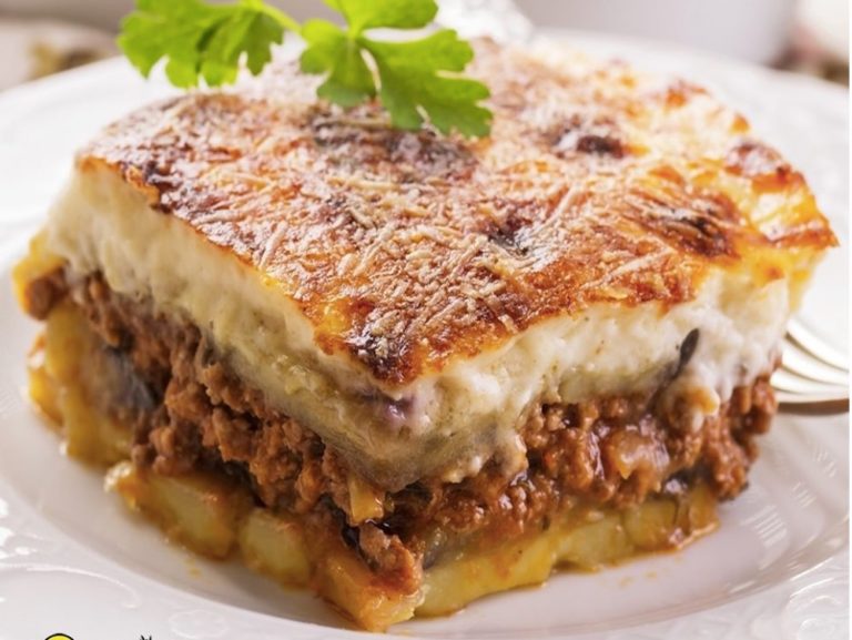Moussaka traditionnelle à la viande de boeuf haché